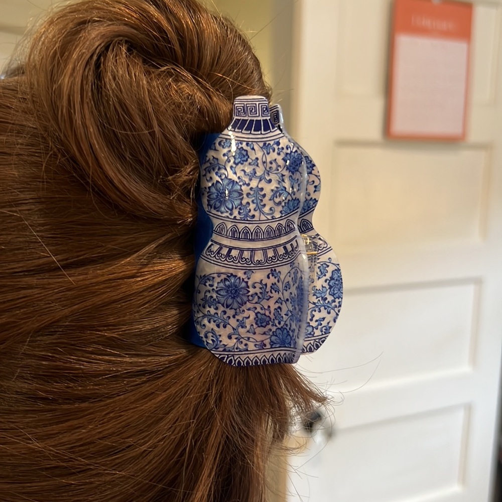 Blue & White Chinoiserie Ginger Jar Hair Clip - Picture 2 of 9